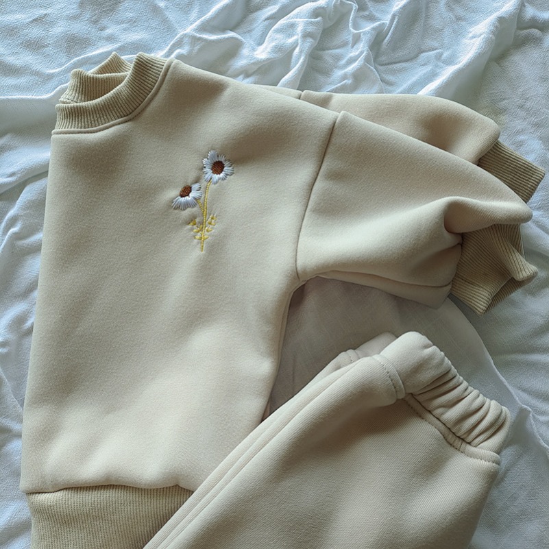 ชุดเสื้อผ้าเด็กเล็กสำหรับฤดูใบ - Winter Clothing Activities For Toddlers บทวิจารณ์และราคา