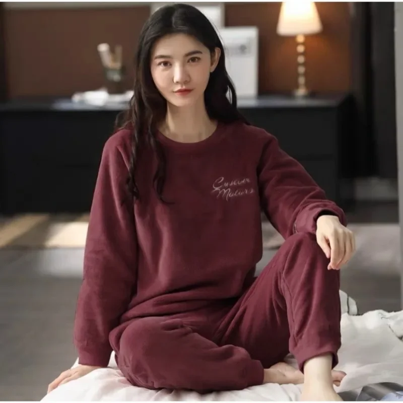 ชุดนอนที่อบอุ่นสําหรับ Wintert - Winter Clothing Offer บทวิจารณ์และราคา